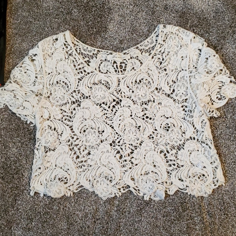 Lace cropped top